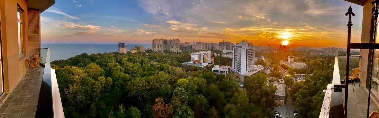 Apart Hotel Greenwood Near Sea Οδησσός Εξωτερικό φωτογραφία