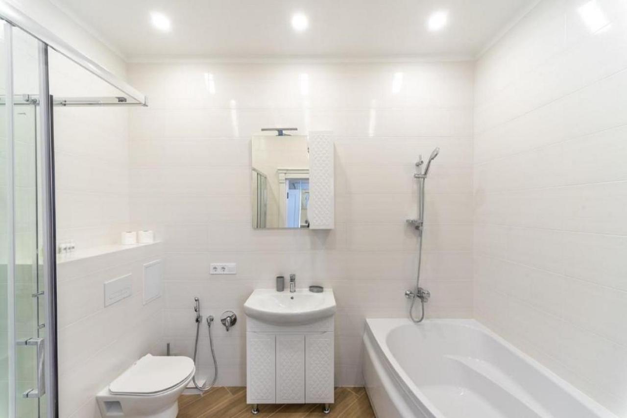 Apart Hotel Greenwood Near Sea Οδησσός Εξωτερικό φωτογραφία