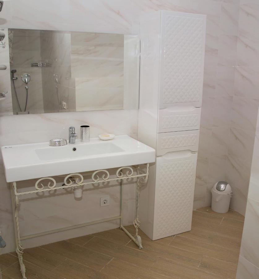 Apart Hotel Greenwood Near Sea Οδησσός Εξωτερικό φωτογραφία